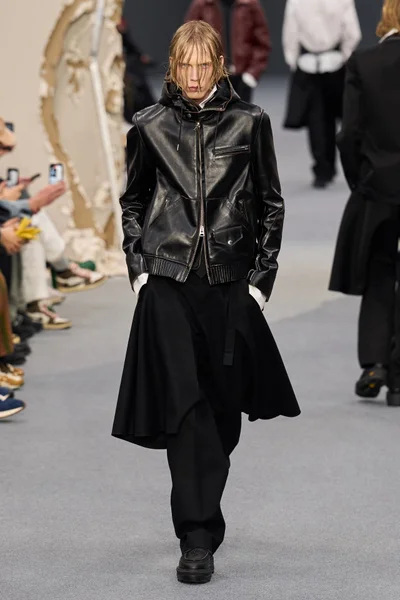 Look 11